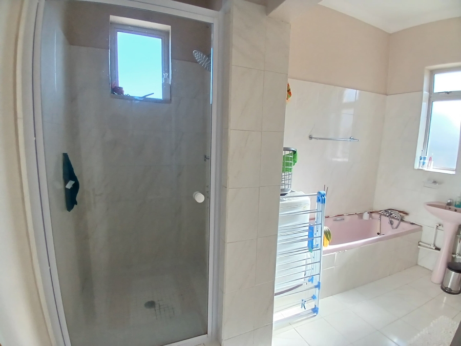 To Let 1 Bedroom Property for Rent in Summerstrand Eastern Cape